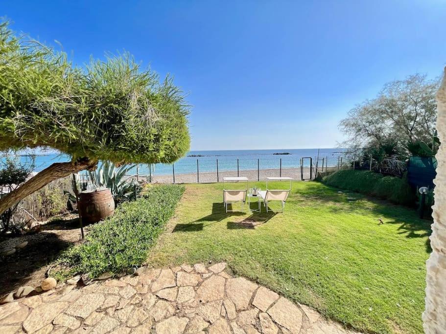 Paradise Beachfront Villa, Porto Columbu, Sardinia Porto Columbu - Perd'E Sali Экстерьер фото